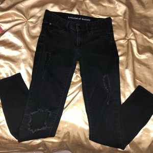 Ripped skinny jeans
